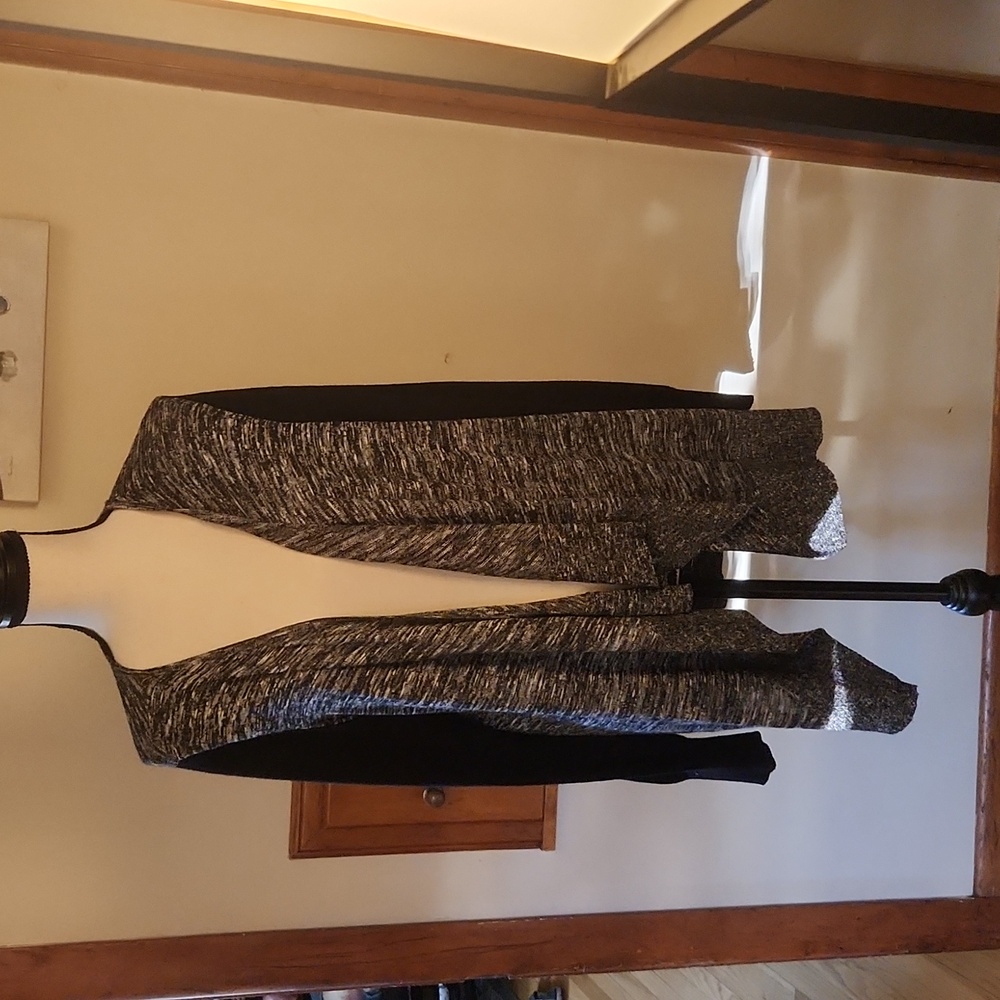 Torrid Black Sleeved Gray Cardigan Size 2(18/20)